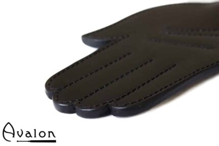 Avalon - SOLOMON - Paddle med håndform og brunt metallhåndtak med striper - Sort