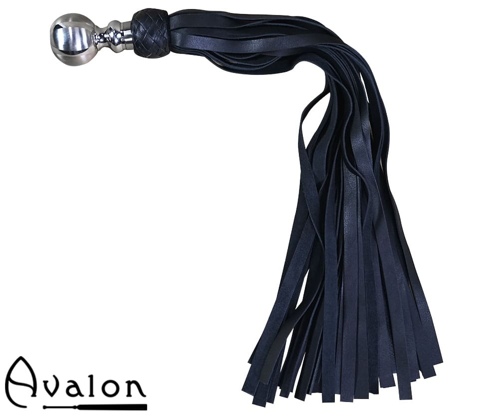 Avalon - KING - Stor Sort Flogger med Kulehåndtak i Metall Avalon - KING - Stor Sort Flogger med Kulehåndtak i Metall